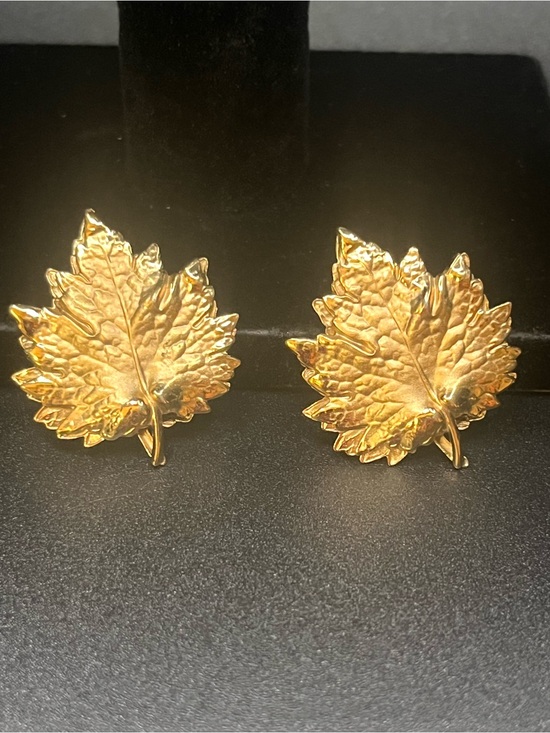Jewelry - Vintage Napier Gold Tone Maple Leaf Clip On Earrings Signed Autumn Fall